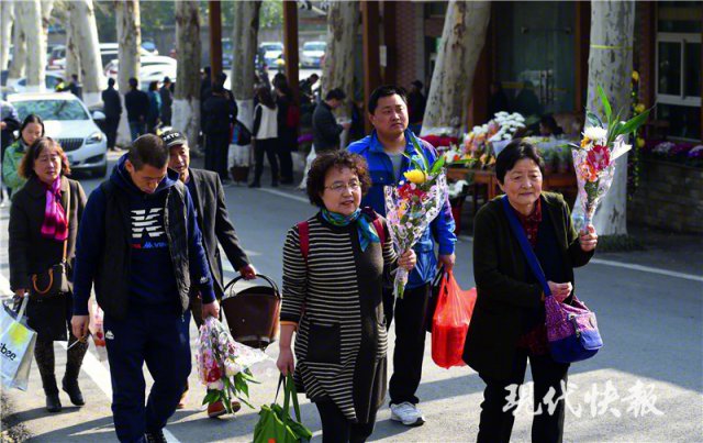 清明祭扫首轮高峰已至，本周末54万南京市民祭扫